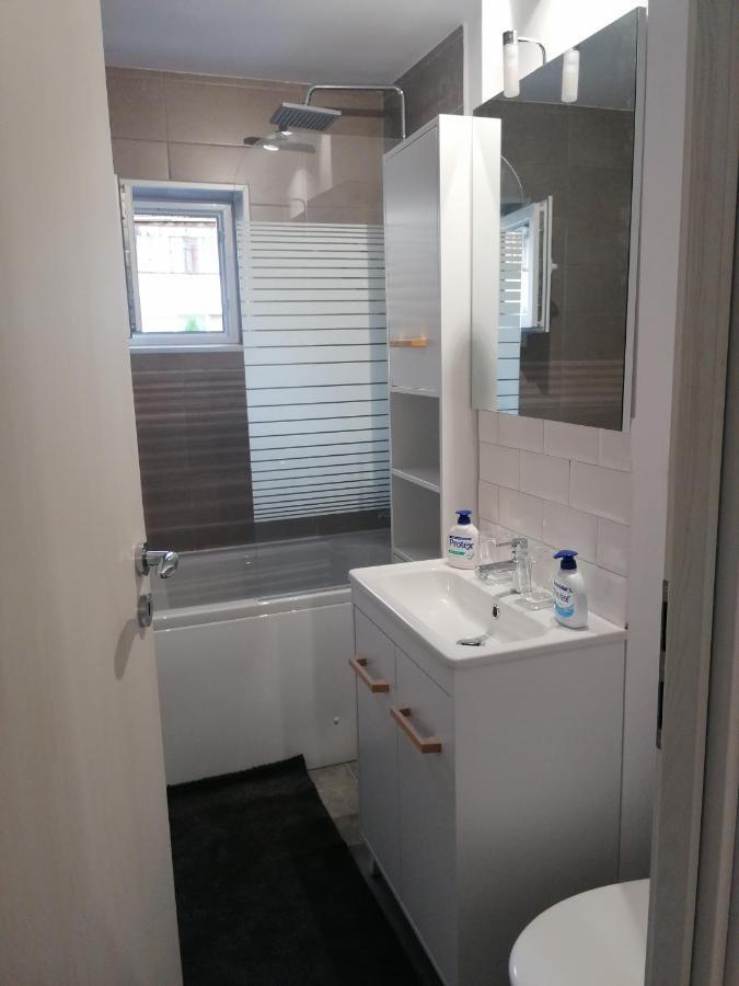 Rosenau Apartment ริชนอฟ ภายนอก รูปภาพ